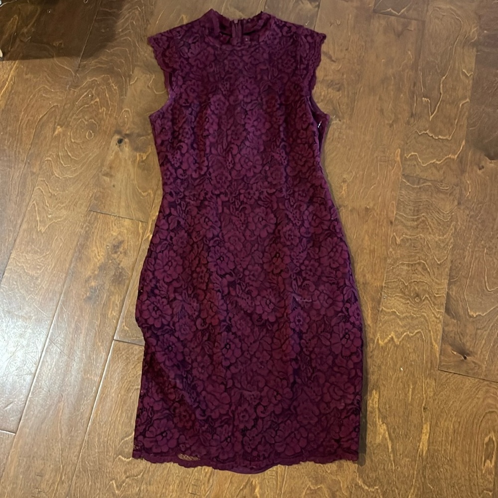 H & M Sleeveless Lace Dress Cutout Back Burgundy